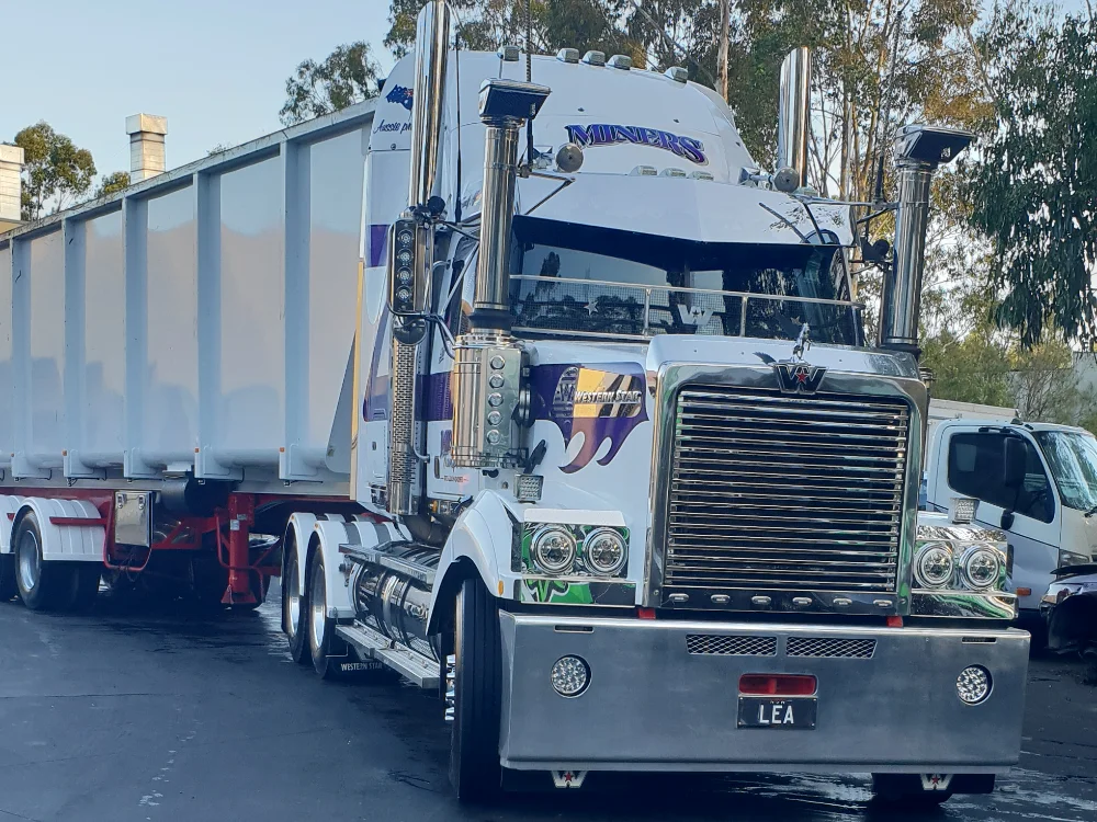 Kenworth Semi Tipper with LEA number plate.